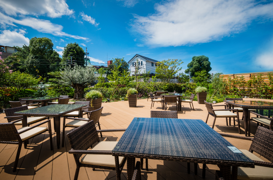 White Garden (English-style garden) photo